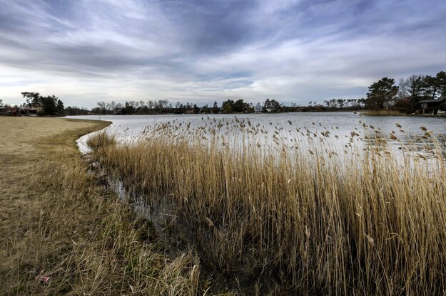 Rudava, a lake and a recreational area, is located near Malé Leváre in the district of Malacky, western Slovakia. You can find three beaches in this popular summer location. 