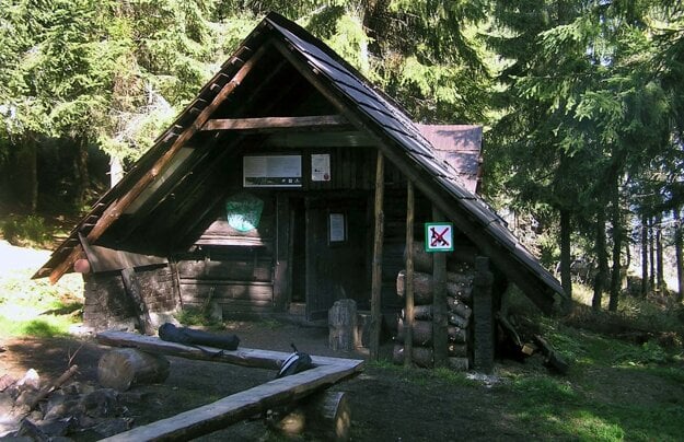 The tourist shelter Ramža in the Low Tatras in 2006.