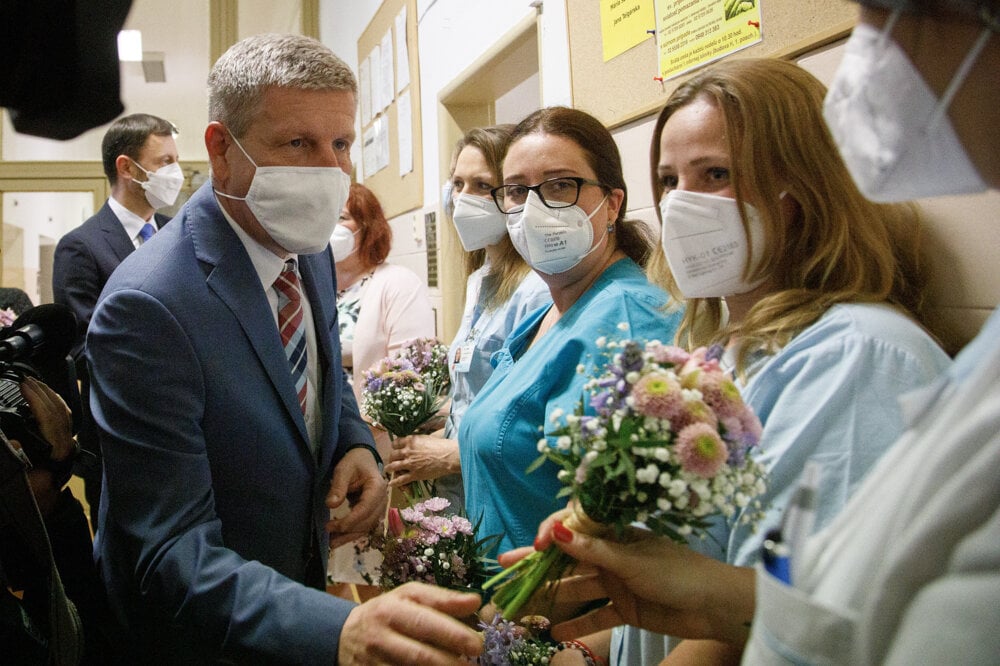 Visit to the University Hospital in Bratislava on the occasion of the International Nurses Day.