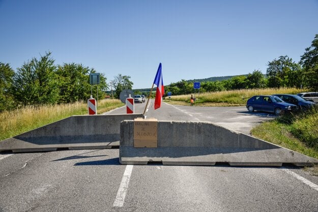 People protested against the closure of some smaller border crossings.