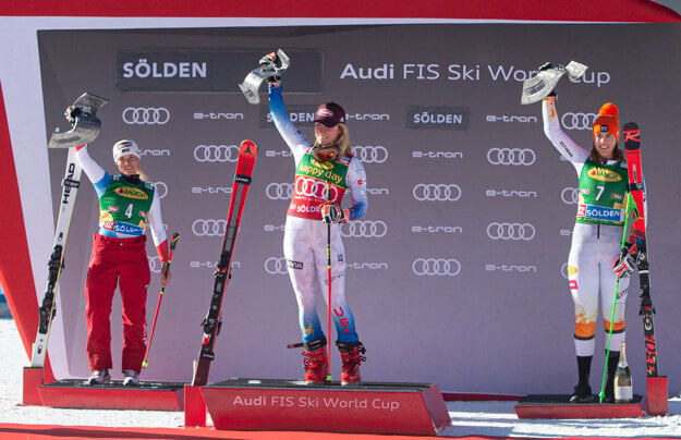 US skier Mikaela Shiffrin (centre) won the opening women's World Cup giant slalom in Soelden, Austria on October 23. Lara Gut-Behrami of Swityerland (l) placed second, and Slovak Petra Vlhová (r) ended third.