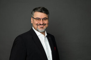 Nima Motazed, managing director and head of Swiss Re Slovakia