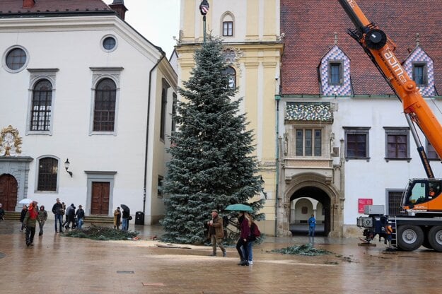 Christmas tree on Main Square.