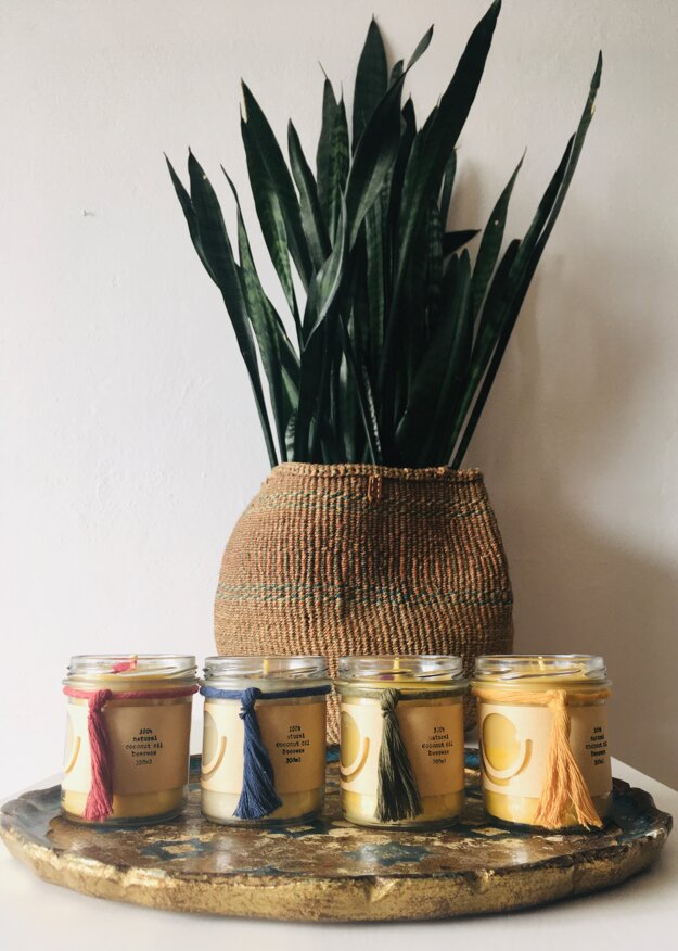 Beeswax candles purify air.