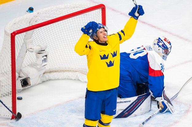 Slovakia's hockey team lost its second game at the Winter Olympics in Beijing. Sweden won the match 1:4.