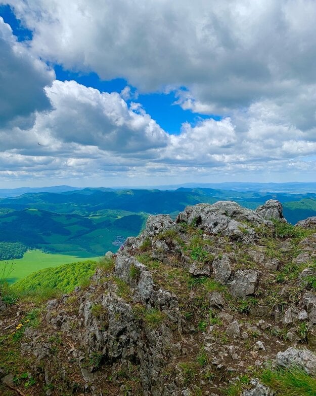 A view up from Rokoš.