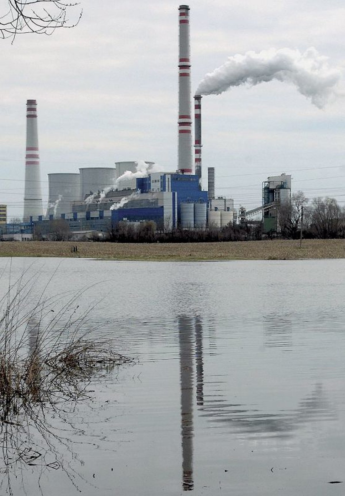 Economy Ministry wants to keep Vojany power plant afloat spectator.sme.sk