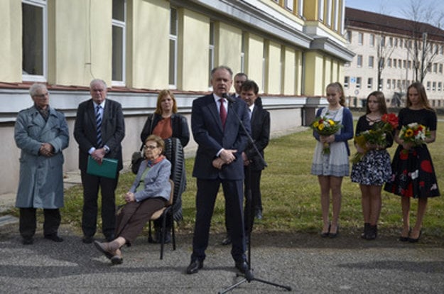 President Andrej Kiska (C) attended the unveiling of the plaque in Poprad.