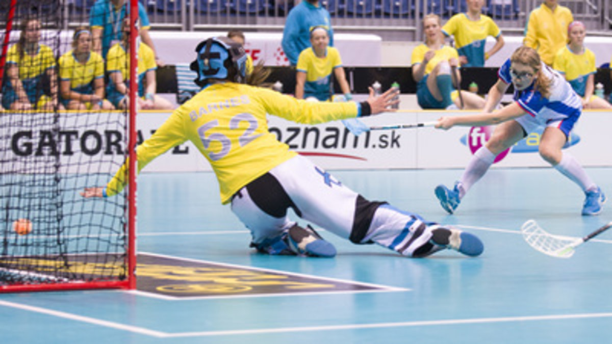 Female Slovak floorball team crushes rivals with twodigit victories