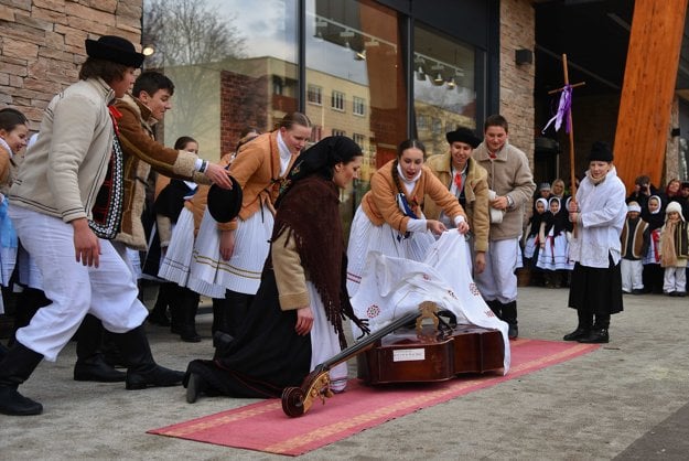 Burrying the double bass in Poprad