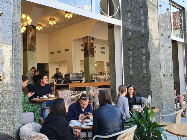 The restored bank palace houses a new bistro.