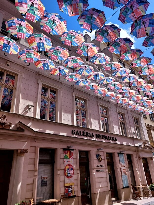 The Nedbalka Gallery in Bratislava opened its Umbrella Street for the fifth time. This year's inspiration comes from the 1965