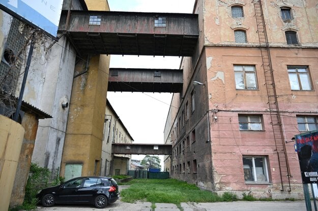 A sugar refinery in Trnava will be turned into a housing unit.