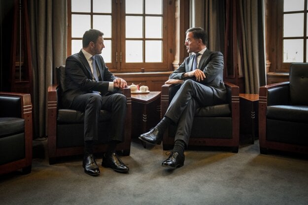 PM Eduard Heger and his Dutch counterpart, Mark Rutte, in the Hague, the Netherlands, on November 21, 2022.