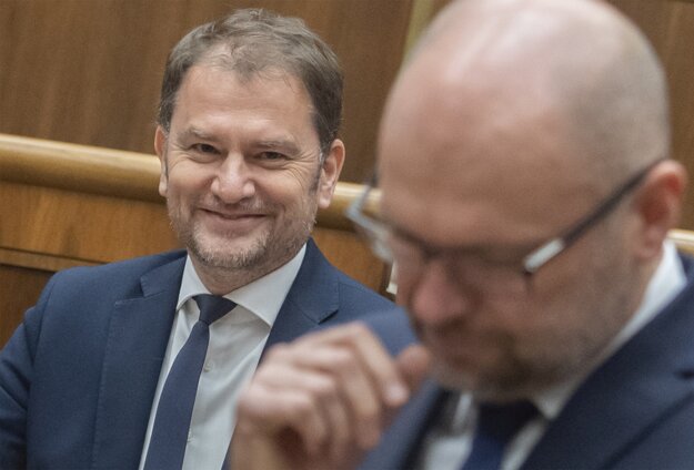 Finance Minister Igor Matovič (OĽaNO, left) and former economy minister Richard Sulík (SaS, right) during the Thursday session.