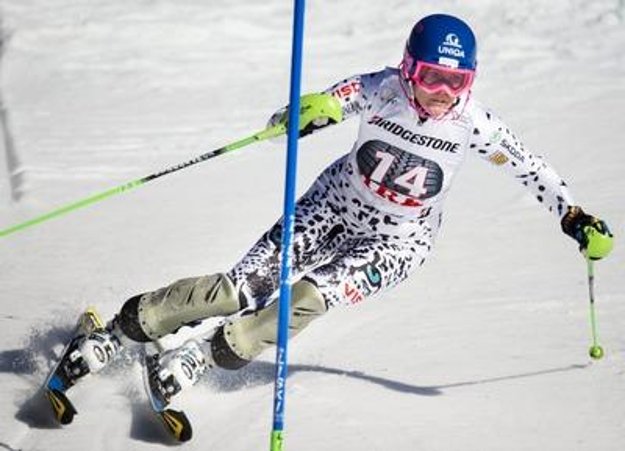Velez-Zuzulová competes in Aare.