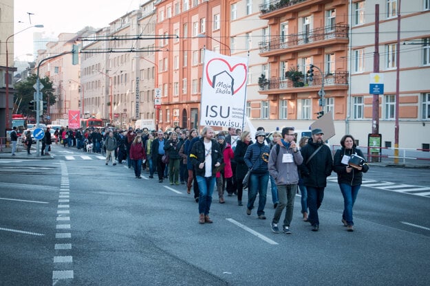 Teachers marched to the Finance Ministry.
