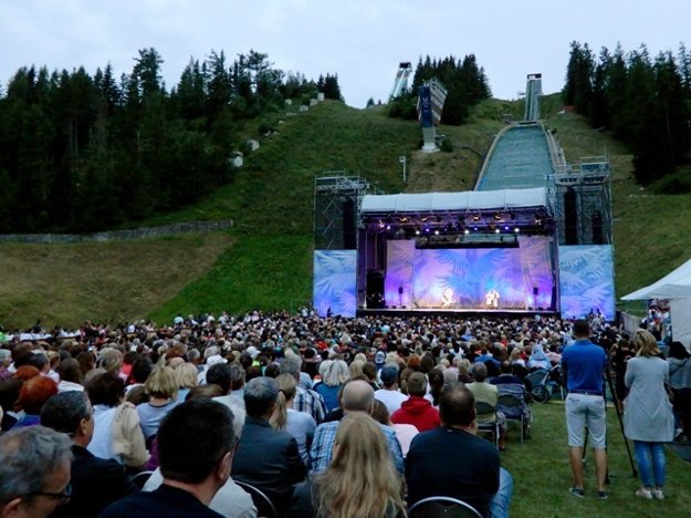 Lúčnica folklore troupe performed at Štrbské Pleso, High Tatras