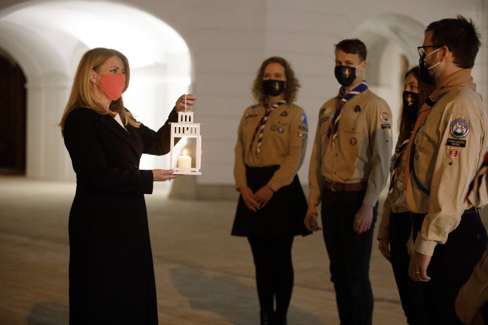 President Zuzana Čaputová received the Peace Light of Bethlehem from scouts on December 15.