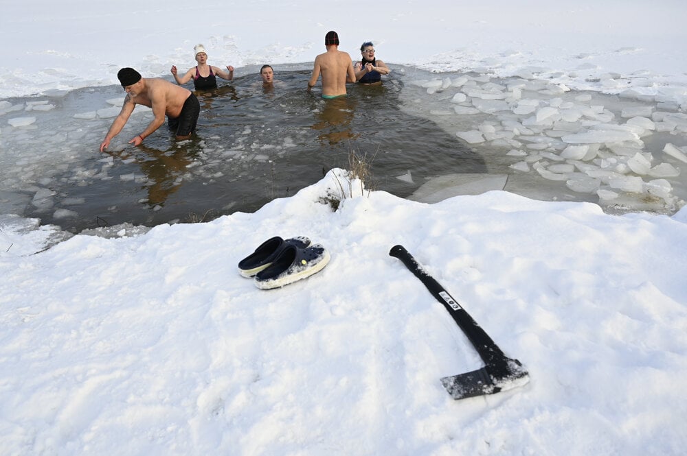 Cold water swimming is popular also in Slovakia. In the picture are members of the Trenčín Seals.