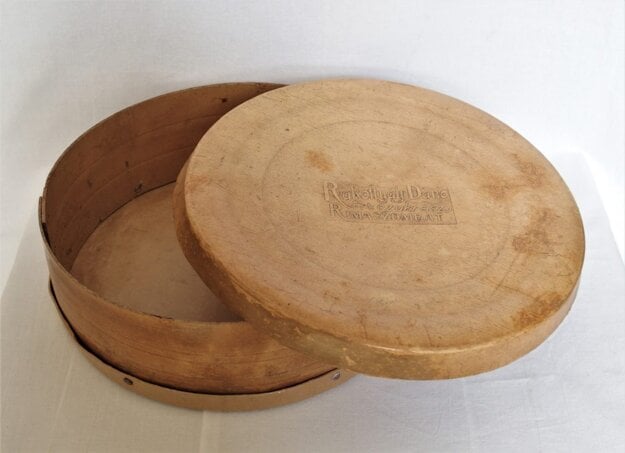 The old cake box.