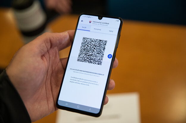 Green passes can now be checked by a new state app.