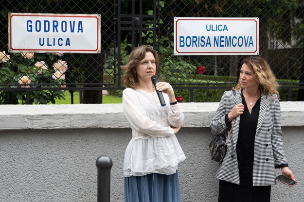 Bratislava-Old Town mayor Zuzana Aufrichtová and Boris Nemtsov's daughter Zhanna unveil a Boris Nemtsov street plate in Bratislava on May 25, 2022.