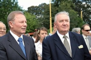 Michal Kováč (right) was the first president of independent Slovakia, serving from 1993 to 1998. His successor, Rudolf Schuster (left) was elected in 1999. 