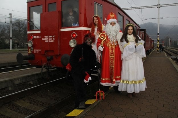 Seasonal rides with historical trains are especially popular among children and families.