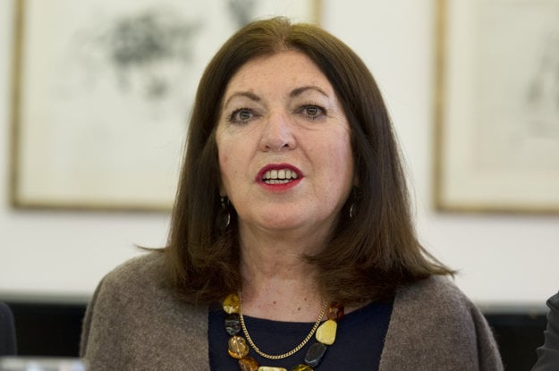 Curator Lila Szabó