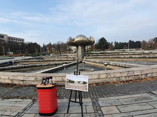 The fountain in its current shape and the visualisation of its refurbishment. 