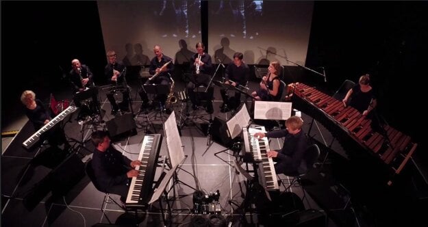 Cluster Ensemble play Philipp Glass' Changing Parts (in Košice)