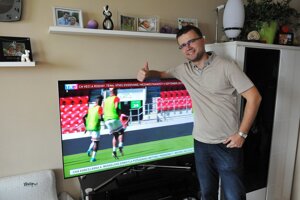 Pán Eugen z Košíc s novým Samsung QLED TV