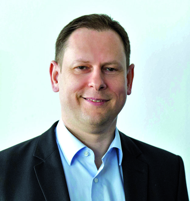odpovedá MARTIN BEDNÁR, VICE PREZIDENT PRE OBLASŤ FINANCIÍ, DELL