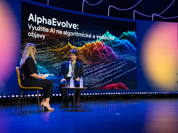 Matej Balog, Team Lead, Google DeepMind, sa venoval potenciálu AI pre výskum a vývoj AlphaEvolve: Využitie Al na algoritmické a vedecké objavy Ranearch Ceientist (zdroj: SOFTEC)