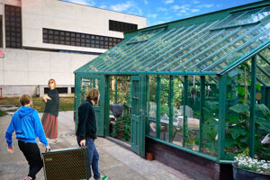 Víťazný projekt GREENHOUSE - verejný skleník.