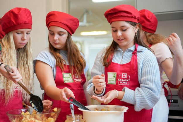Na slovenské školy sa vďaka Kauflandu opäť vrátili krúžky varenia (zdroj: Kaufland)