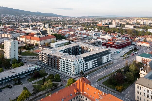 Čerstvo skolaudovaný bytový komplex Tabáň v centre Nitry. 