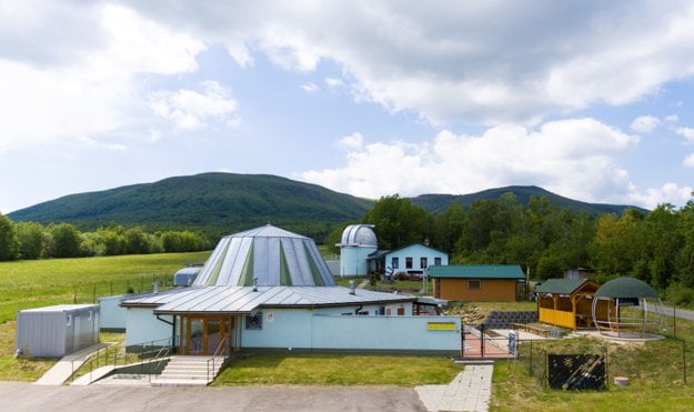 Projekt Rendezvous na Mliečnej ceste realizuje TELESKOP, n.f. Na zábere Astronomické obstervatórium.