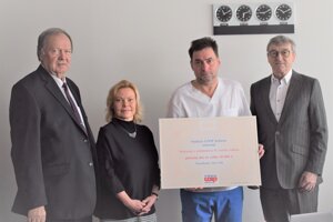 Nadácia COOP Jednota sa snaží skvalitňovať liečebné procesy čo najširšiemu spektru pacientov prostredníctvom nákupu lekárskych prístrojov pre nemocnice a zdravotnícke zariadenia vo všetkých regiónoch Slovenska. V roku 2023 prispela nadácia na zlepšenie starostlivosti o pacientov v slovenských nemocniciach sumou viac ako 67 000 €.