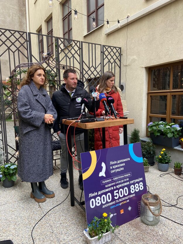 Press briefing k uvedeniu Krízovej linky pomoci (zdroj: Orange)