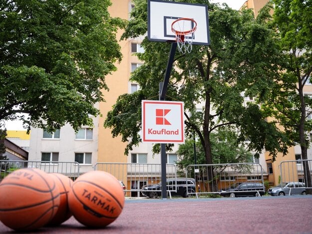 Skate, streetball, lezenie, workout či jazda na skate, to všetko si môžu deti a tínedžeri užívať  K Parkoch  (zdroj: Kaufland)