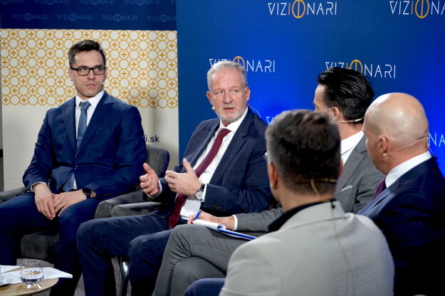 Vladimír Bakeš sa zúčastnil diskusie Vizionári, venovanej téme dopadov konsolidácie verejných financií. (zdroj: Vizionári)