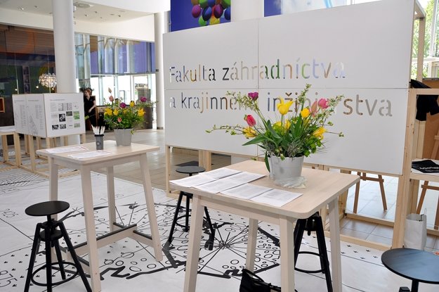 Expozícia Fakulty záhradníctva a krajinného inžinierstva v OC Centro (zdroj: SPU v Nitre)