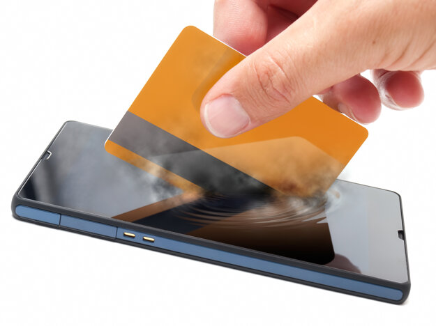 Platba mobilom je možná cez aplikácie a po spárovaní s platobnou kartou