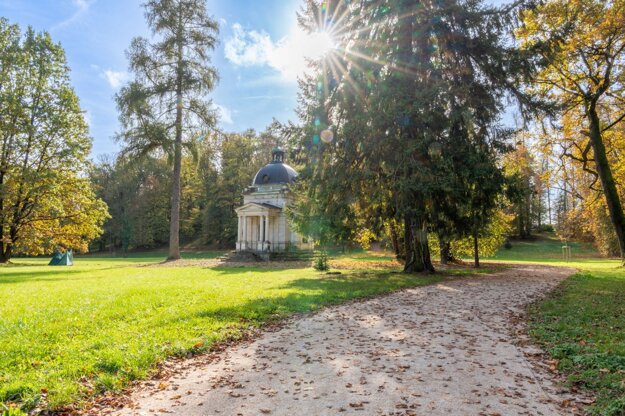 Park kaštieľa v Lednických Rovniach (zdroj: vlastníci a Nadácia SPP)