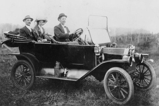 “Model T môžete mať v akejkoľvek farbe, pokiaľ bude čierna,” povedal o svojom najznámejšom type automobilu Henry Ford.