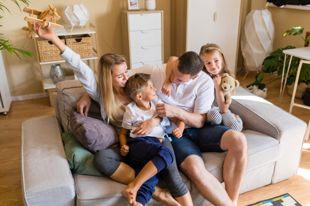 Mať správne nastavenú poistnú sumu je dôležité. Len tak môžete očakávať, že vám poisťovňa v prípade vzniknutej škody vyplatí za potrebné opravy primeranú sumu. (zdroj: freepik)