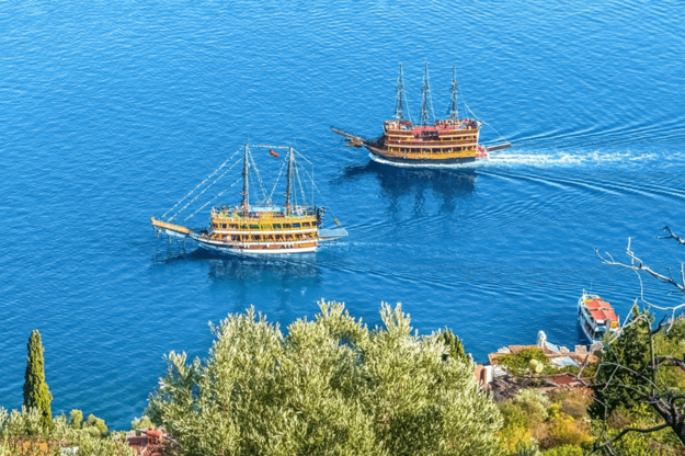 Plavba pirátskymi loďami v Turecku. Zdroj: Shutterstock.com