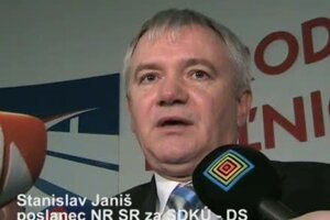 Janiš: Nenecháme sa namotávať na  Chomove rozprávky